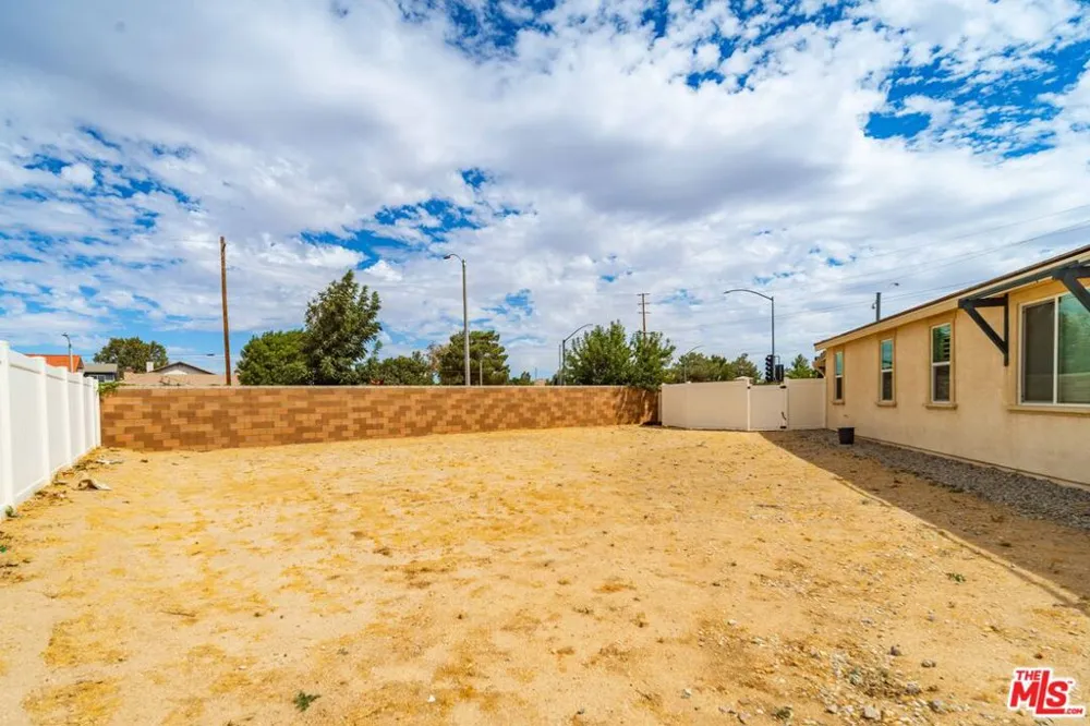39142 Cocobola Court Palmdale, CA 93551