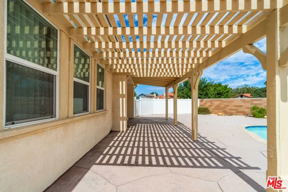39142 Cocobola Court Palmdale, CA 93551