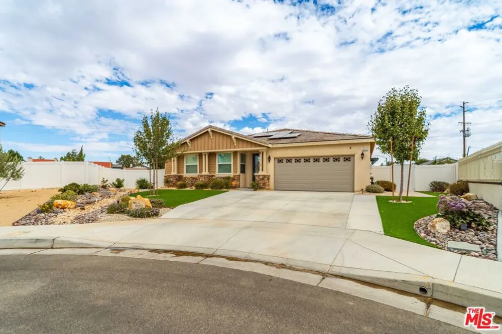 39142 Cocobola Court Palmdale, CA 93551
