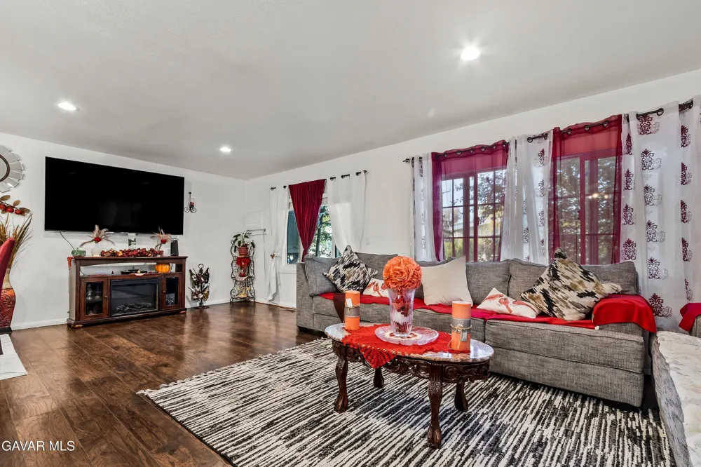 3300 15th St W Street ## 242 Rosamond, CA 93560