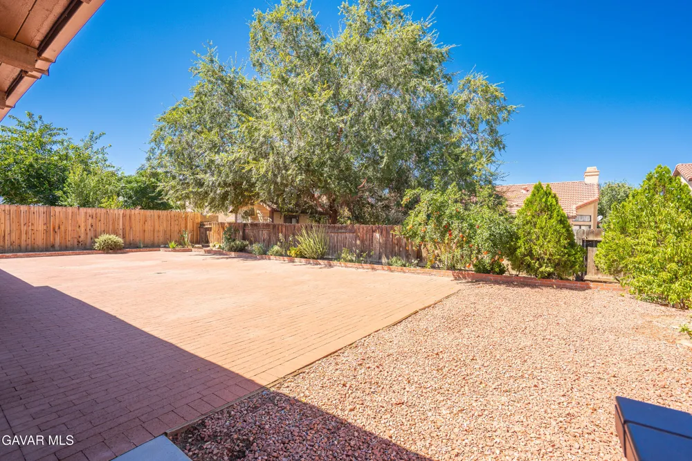 37519 Rose Street Palmdale, CA 93552