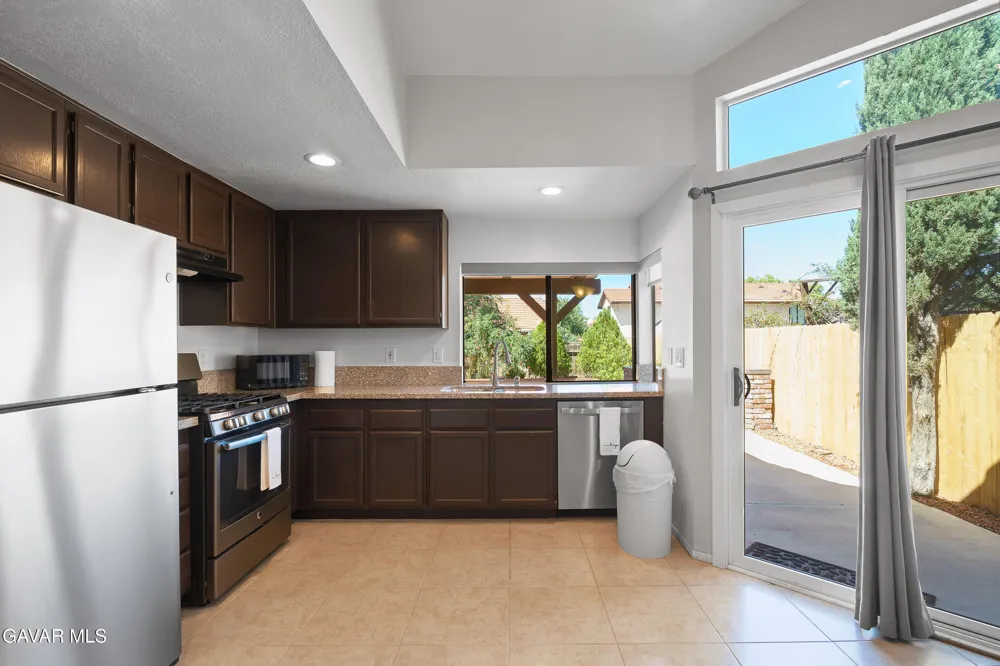 37519 Rose Street Palmdale, CA 93552