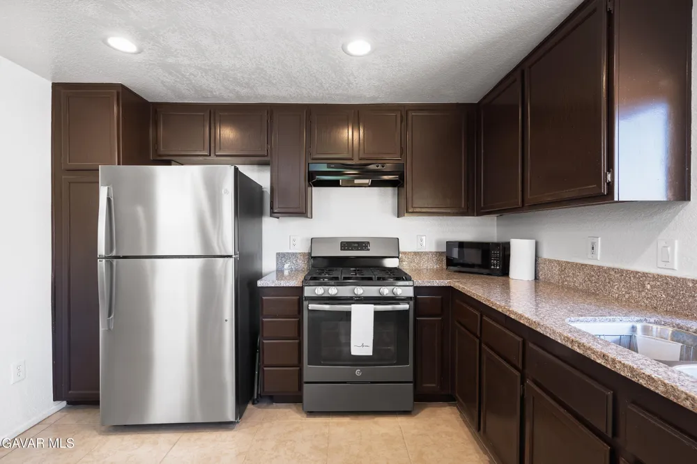 37519 Rose Street Palmdale, CA 93552