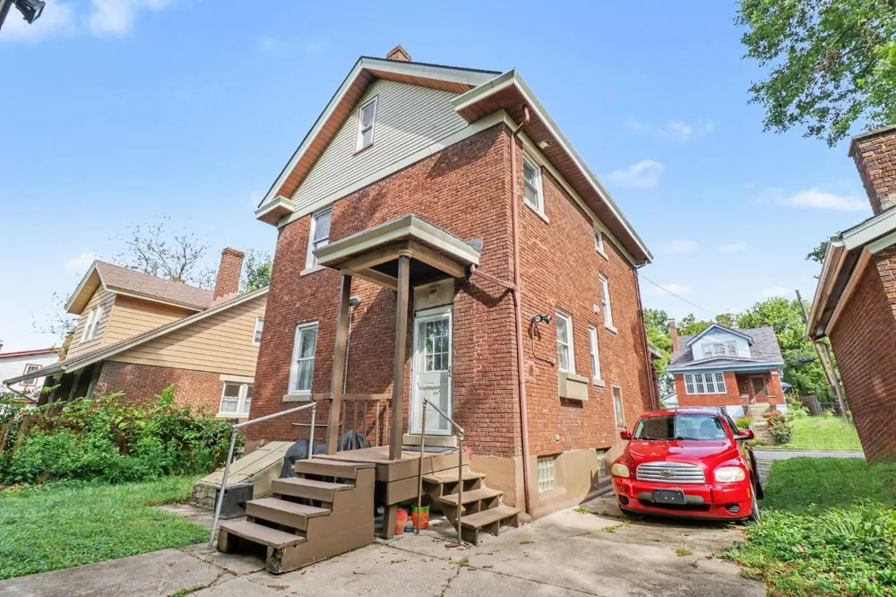 4049 St Williams Avenue Cincinnati, OH 45205