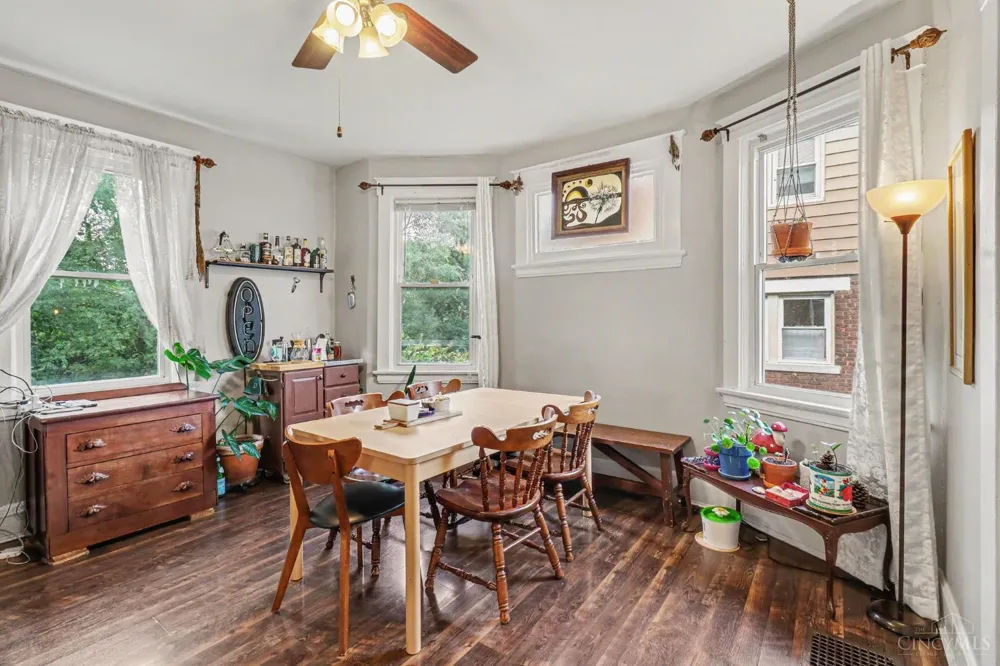 4049 St Williams Avenue Cincinnati, OH 45205