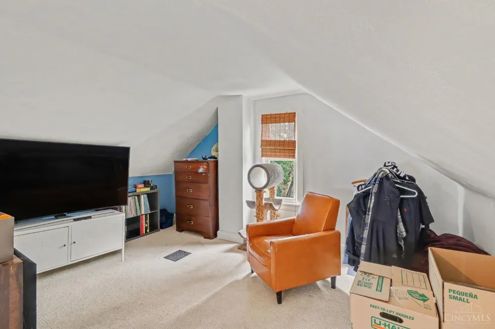 4049 St Williams Avenue Cincinnati, OH 45205