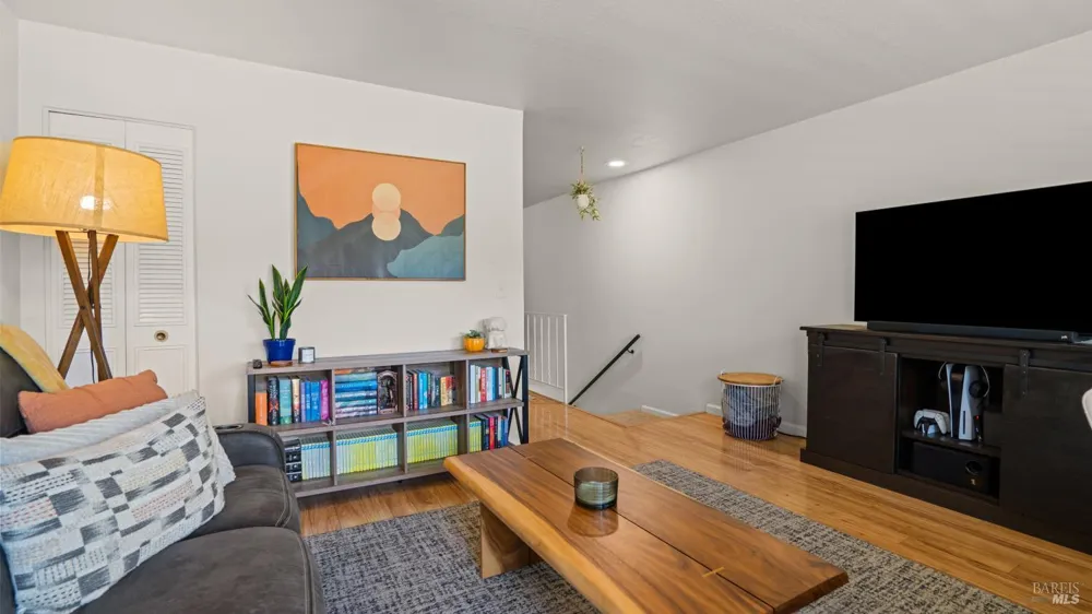 3026 Yulupa Avenue Santa Rosa, CA 95405