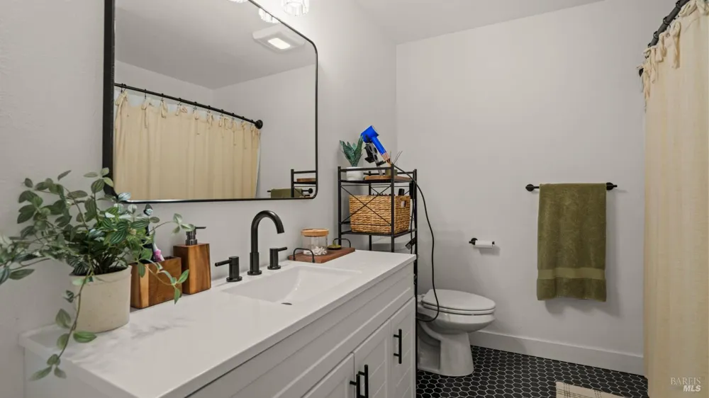3026 Yulupa Avenue Santa Rosa, CA 95405