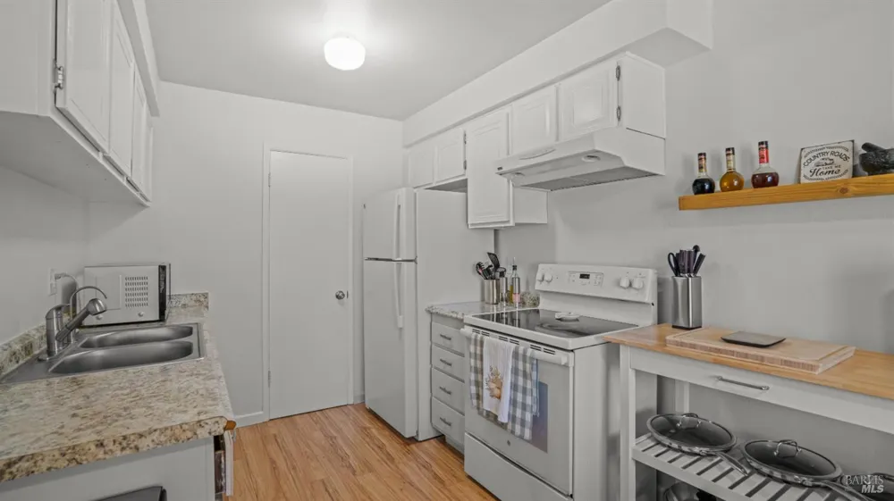 3026 Yulupa Avenue Santa Rosa, CA 95405