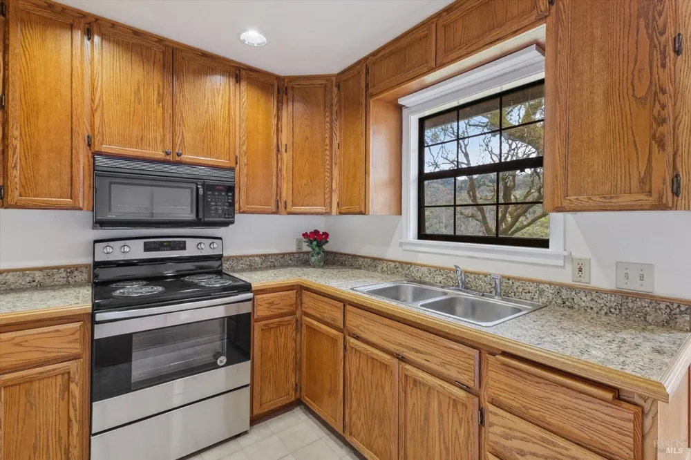 8401 Brandywine Drive Ukiah, CA 95482