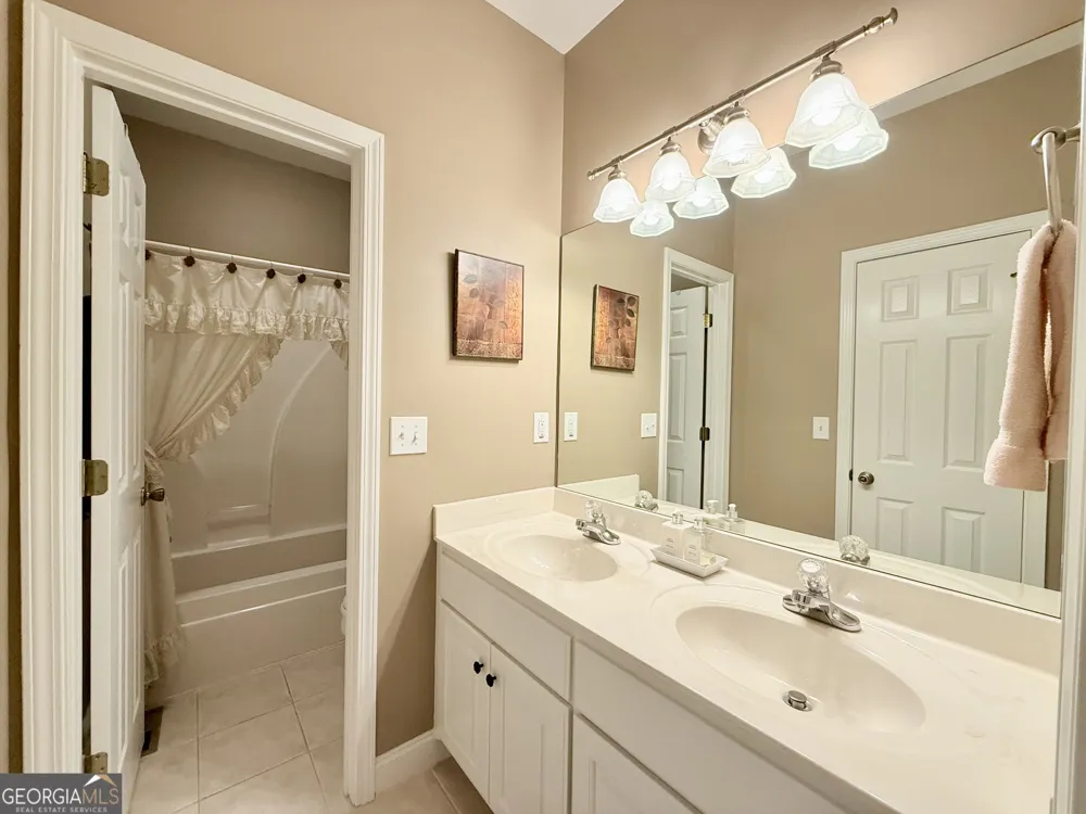 2653 White Rock DR Buford, GA 30519