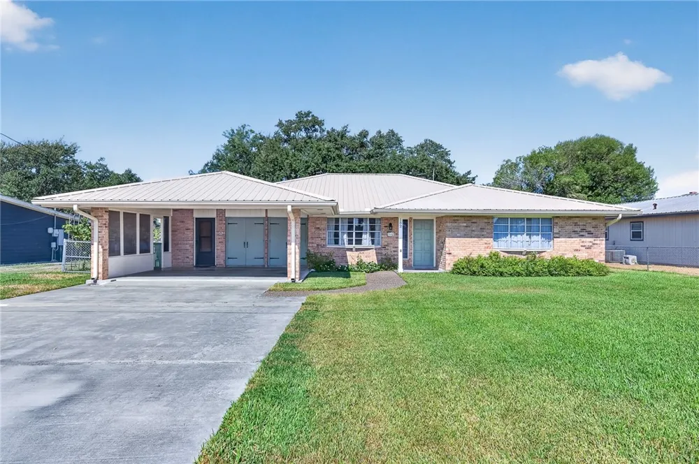 152 Zenna Drive Mathis, TX 78368