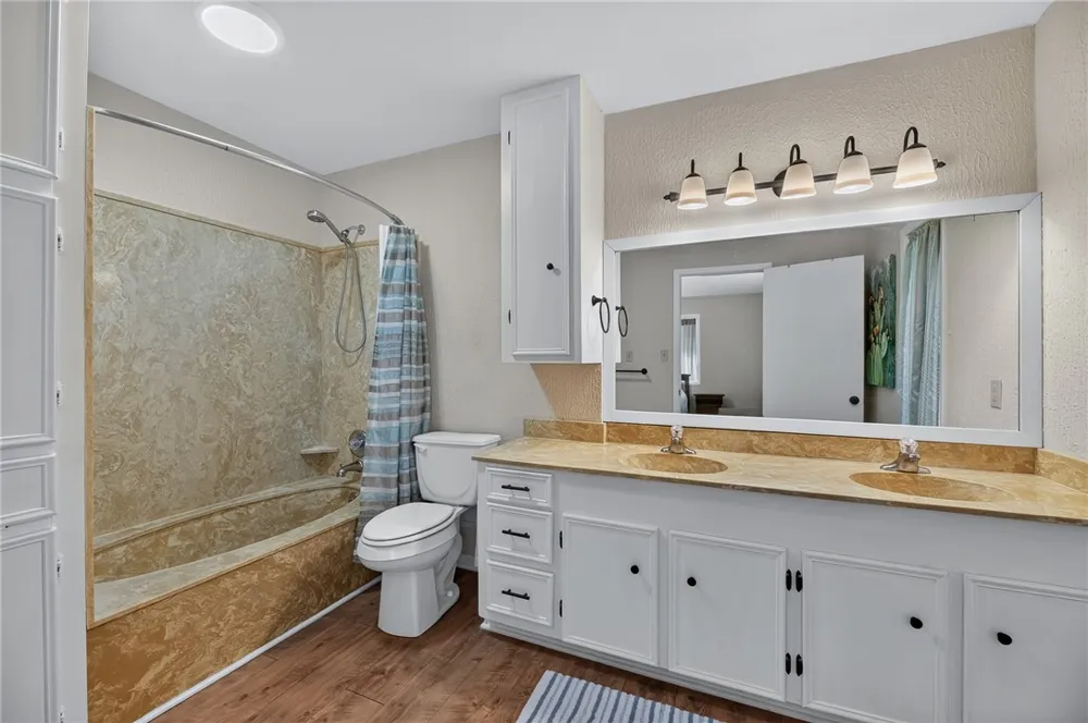 152 Zenna Drive Mathis, TX 78368