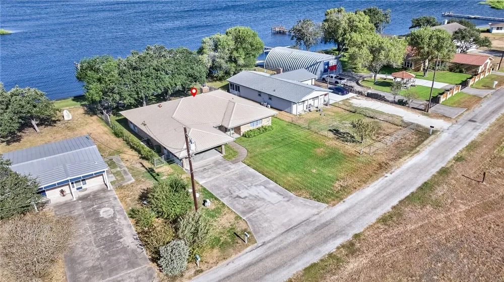 152 Zenna Drive Mathis, TX 78368