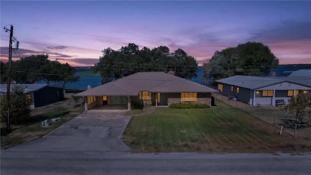152 Zenna Drive Mathis, TX 78368