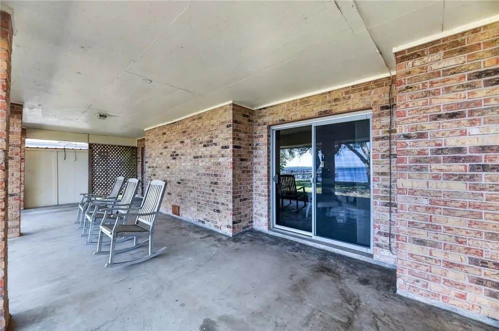 152 Zenna Drive Mathis, TX 78368