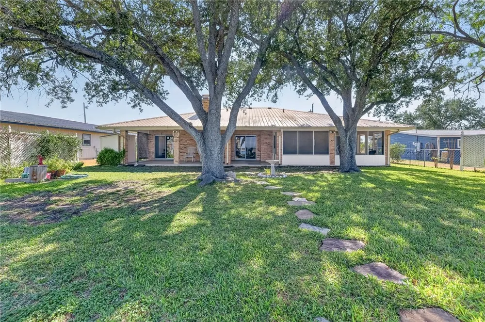 152 Zenna Drive Mathis, TX 78368