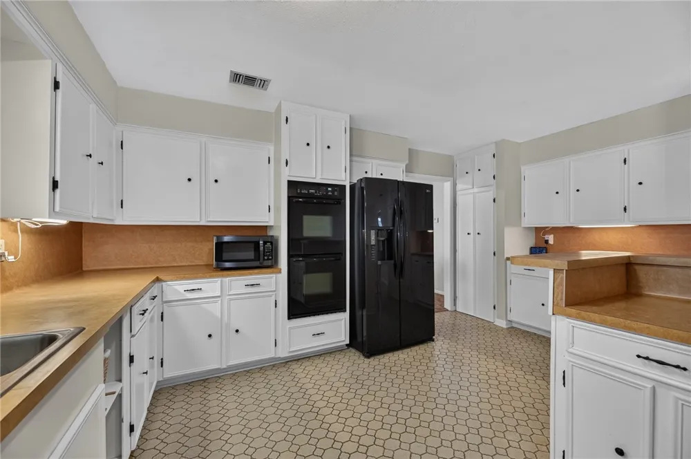 152 Zenna Drive Mathis, TX 78368