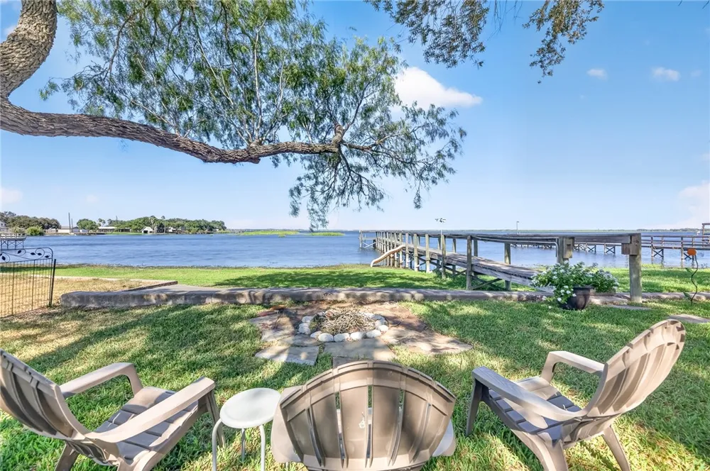 152 Zenna Drive Mathis, TX 78368