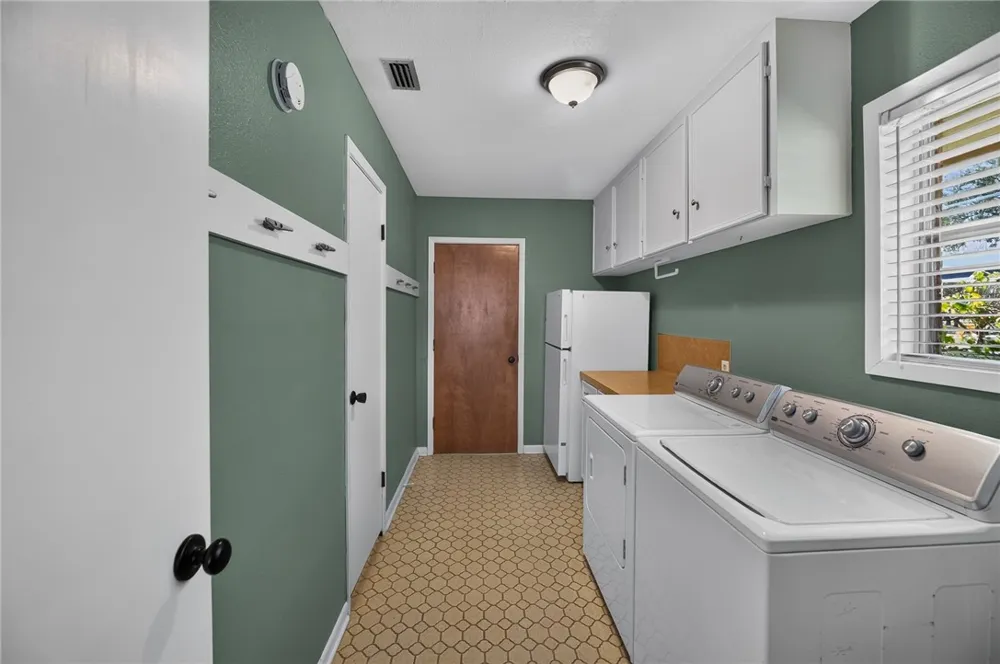 152 Zenna Drive Mathis, TX 78368