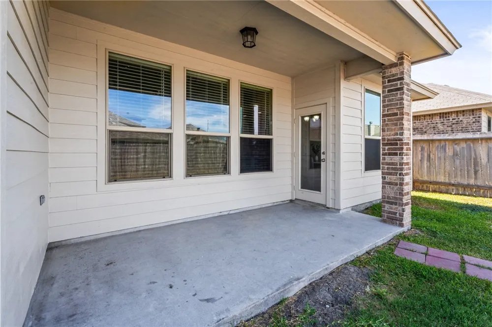 8142 Luz De Luna Street Corpus Christi, TX 78414