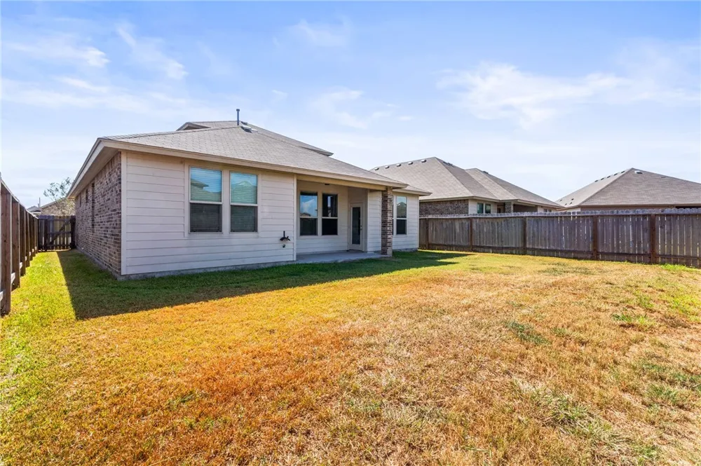 8142 Luz De Luna Street Corpus Christi, TX 78414