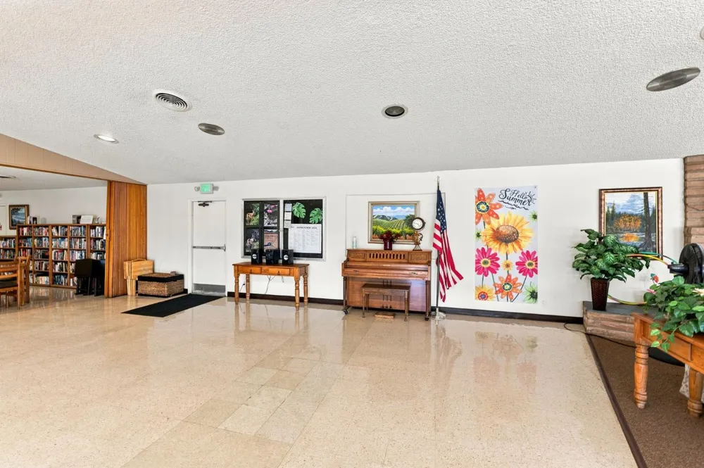 221 W Herndon Avenue #9 Pinedale, CA 93650