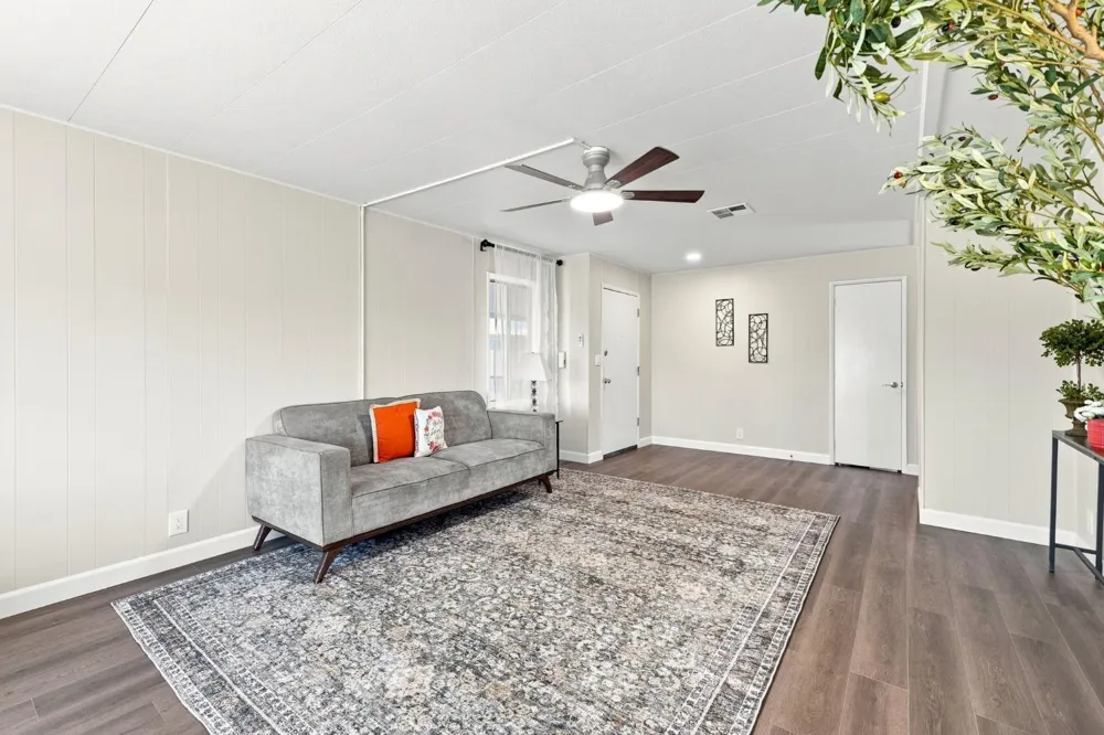 221 W Herndon Avenue #9 Pinedale, CA 93650
