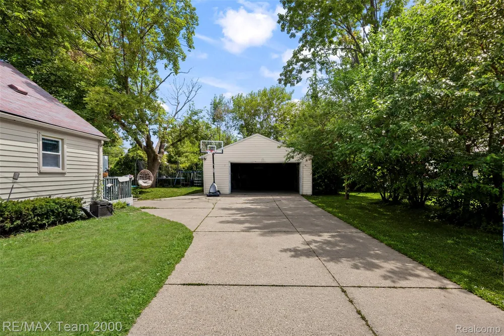 6196 Gulley Road Dearborn Heights City, MI 48127