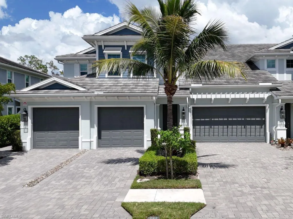 2626 Seychelles Circle #1405 Naples, FL 34112