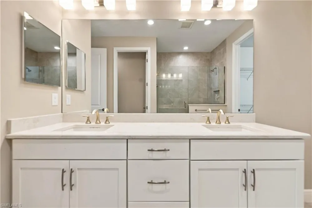 2626 Seychelles Circle #1405 Naples, FL 34112