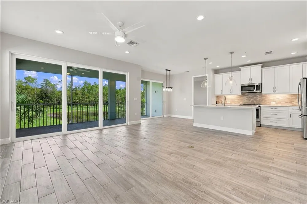2626 Seychelles Circle #1405 Naples, FL 34112