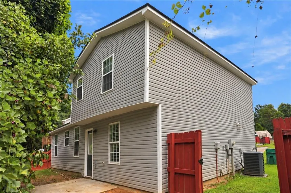 2201 Clayton Ridge Lithonia, GA 30058