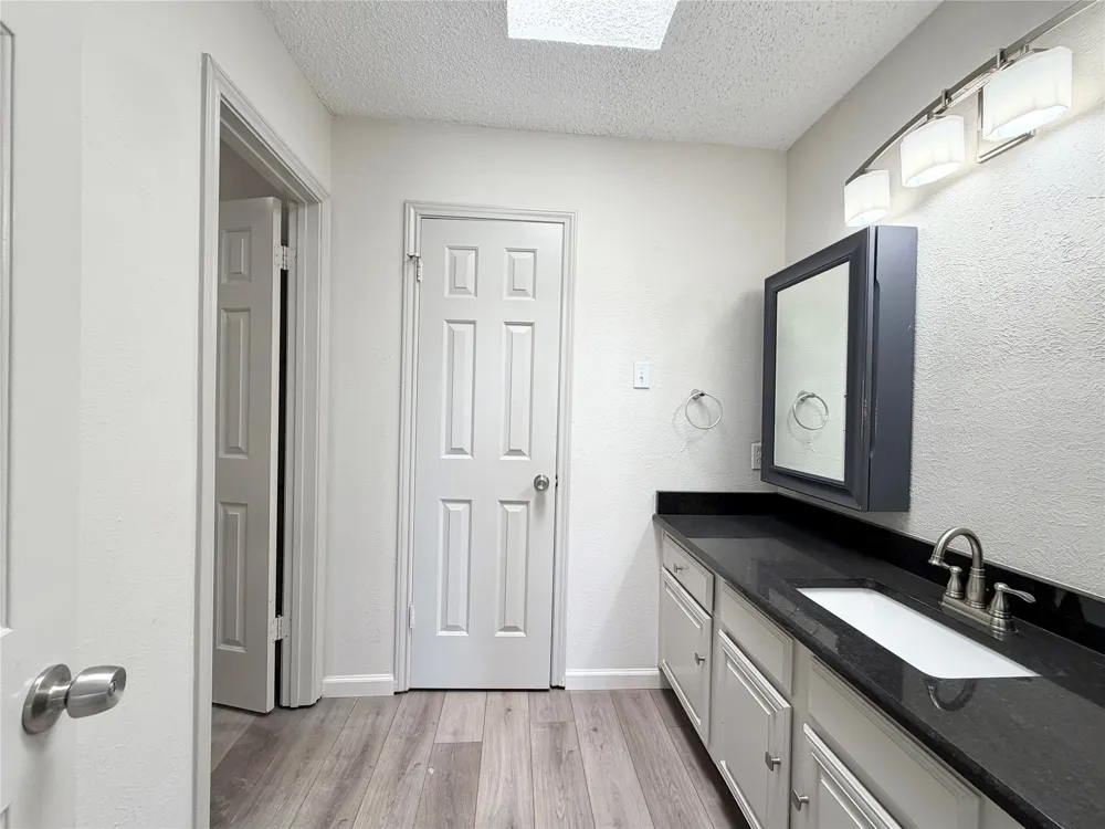 3635 Garden Brook Drive #2400 Farmers Branch, TX 75234