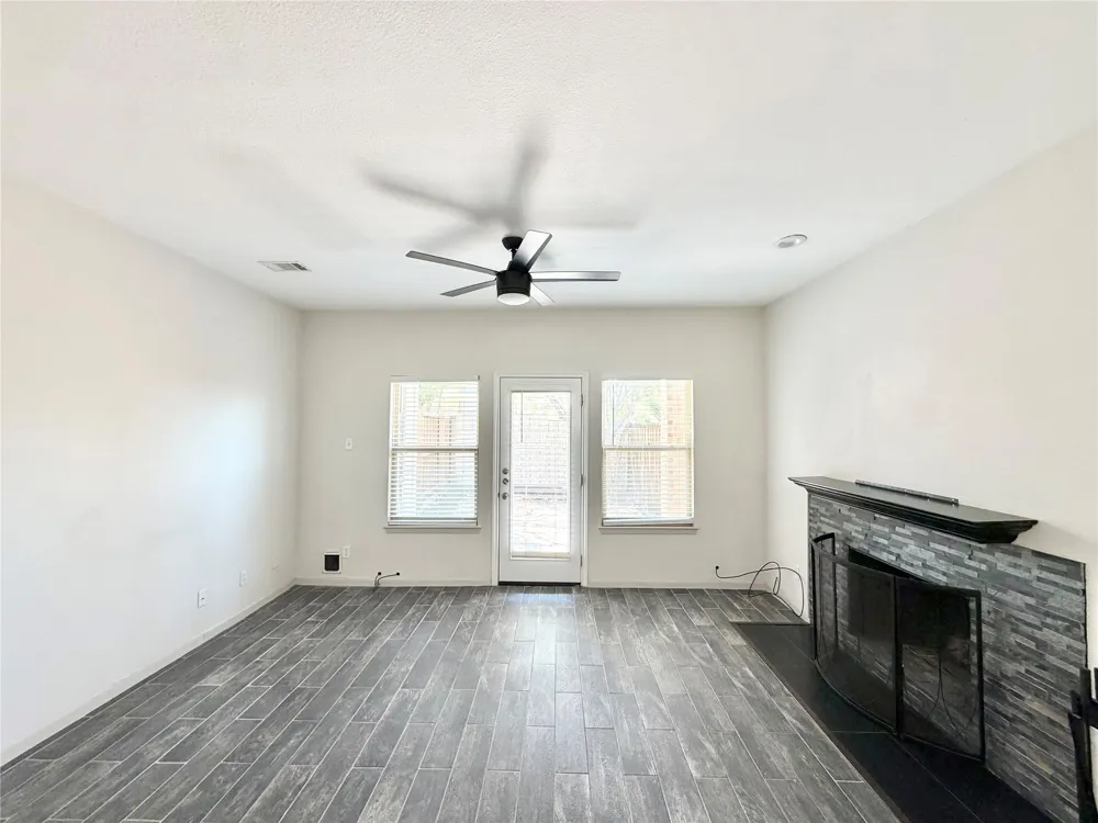 3635 Garden Brook Drive #2400 Farmers Branch, TX 75234