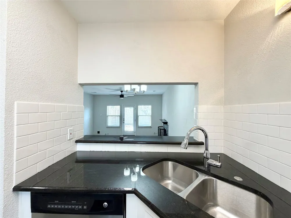 3635 Garden Brook Drive #2400 Farmers Branch, TX 75234