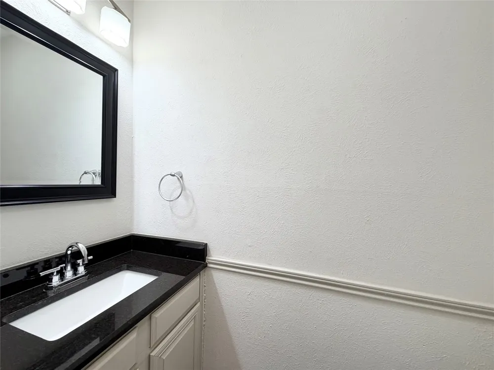 3635 Garden Brook Drive #2400 Farmers Branch, TX 75234