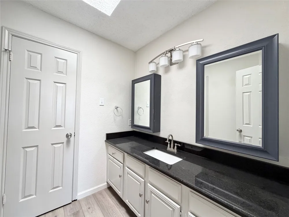 3635 Garden Brook Drive #2400 Farmers Branch, TX 75234