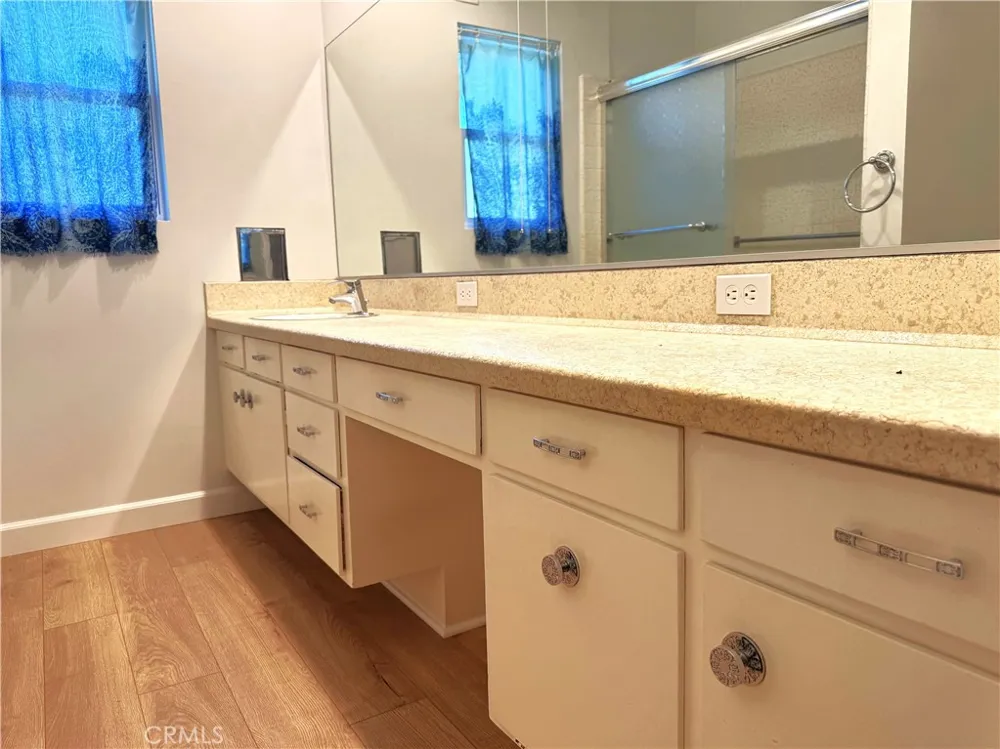 457 E Italia Covina, CA 91723