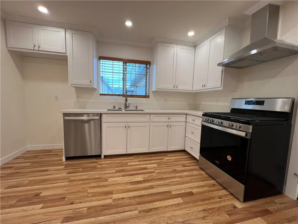 5742 Woodman Avenue #2 Valley Glen, CA 91401
