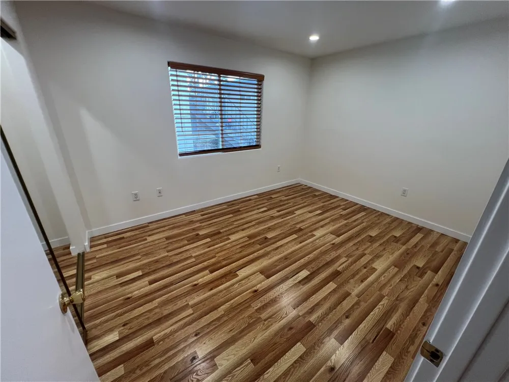 5742 Woodman Avenue #2 Valley Glen, CA 91401