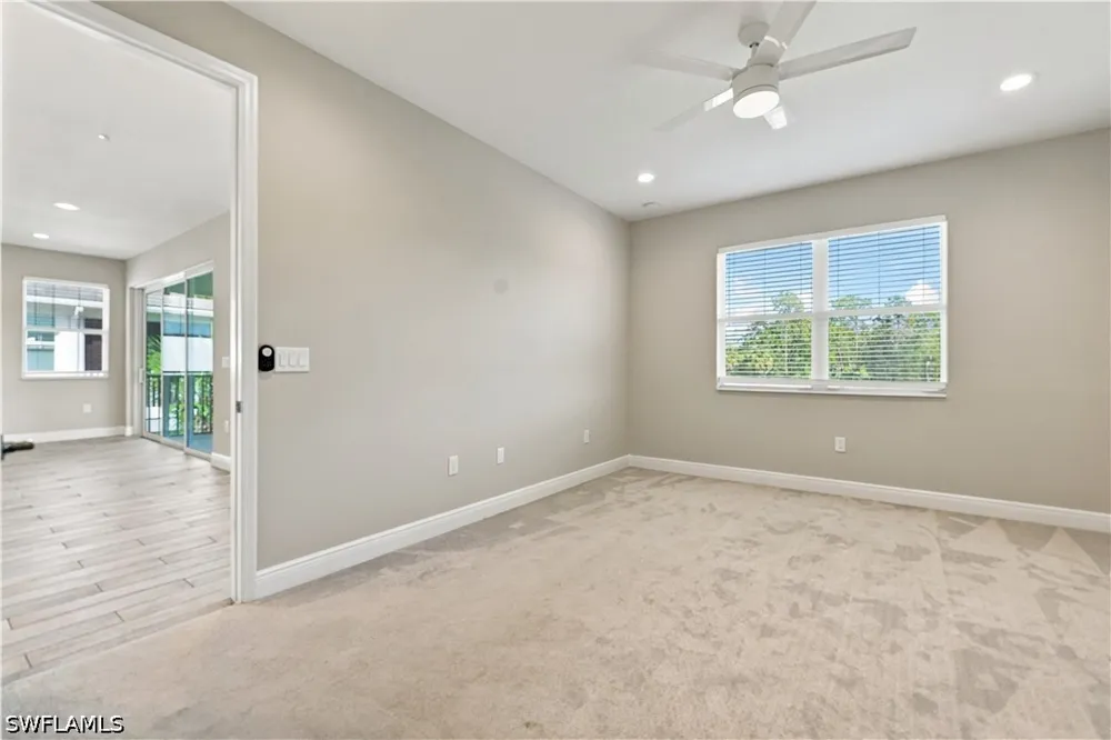 Seychelles Circle #1405 Naples, FL 34112