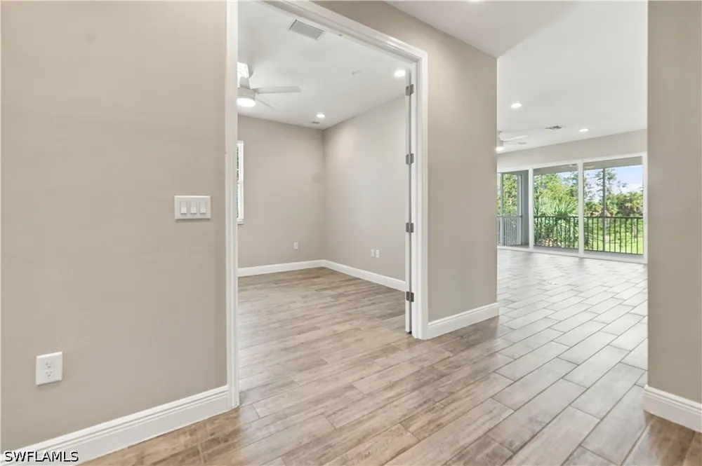 Seychelles Circle #1405 Naples, FL 34112