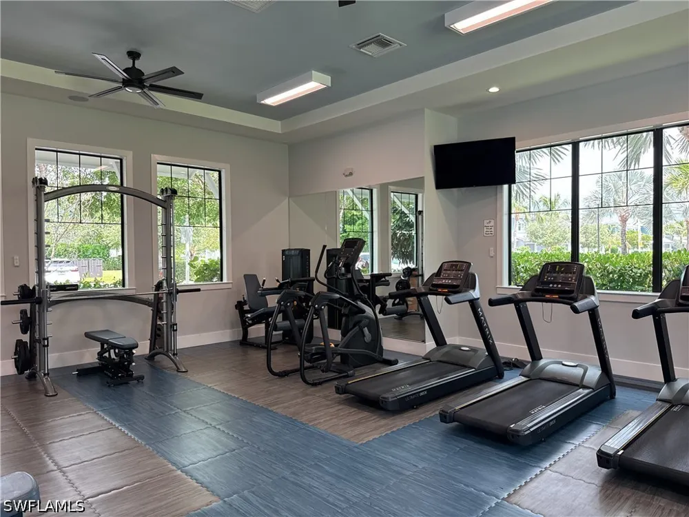 Seychelles Circle #1405 Naples, FL 34112