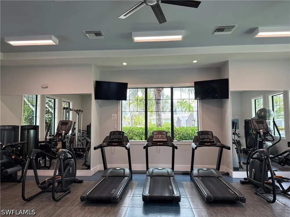 Seychelles Circle #1405 Naples, FL 34112