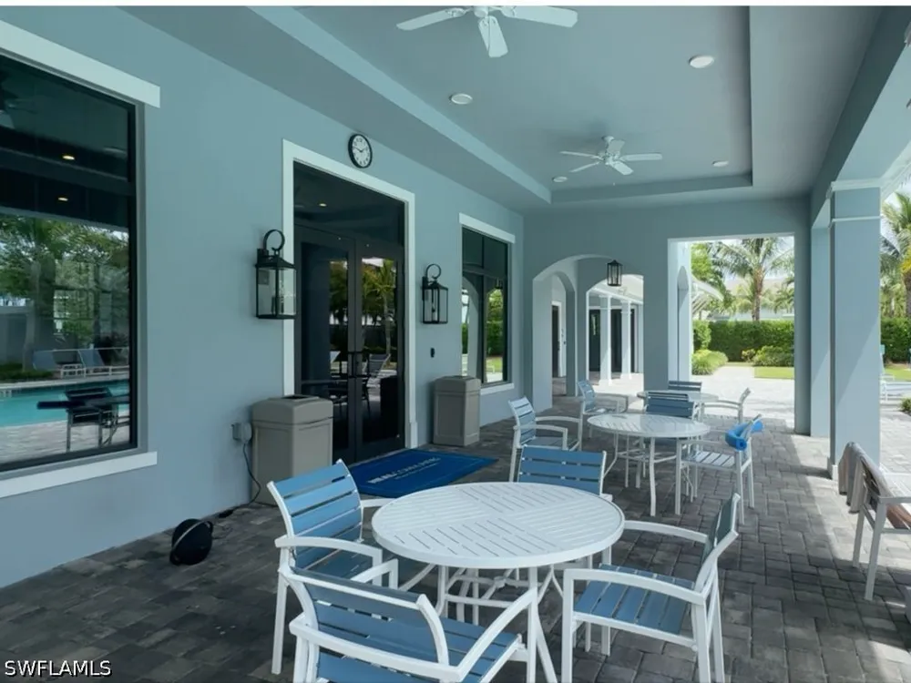 Seychelles Circle #1405 Naples, FL 34112