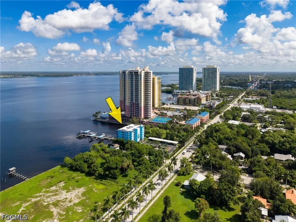 First Street #304 Fort Myers, FL 33916