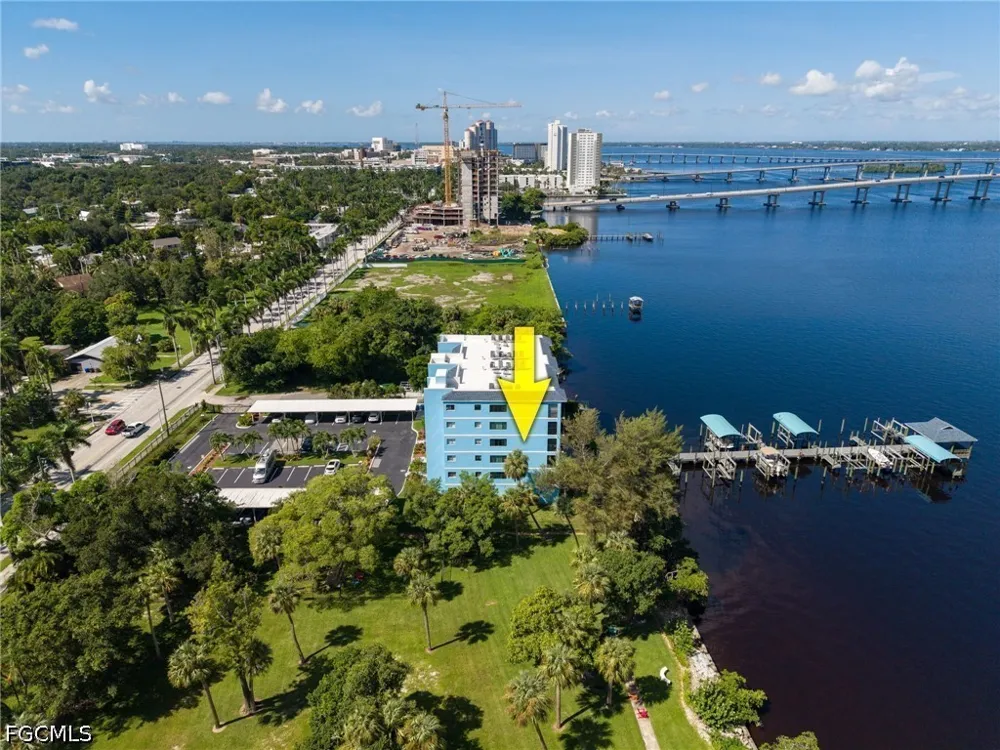 First Street #304 Fort Myers, FL 33916
