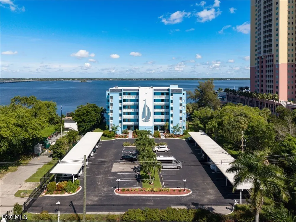 First Street #304 Fort Myers, FL 33916