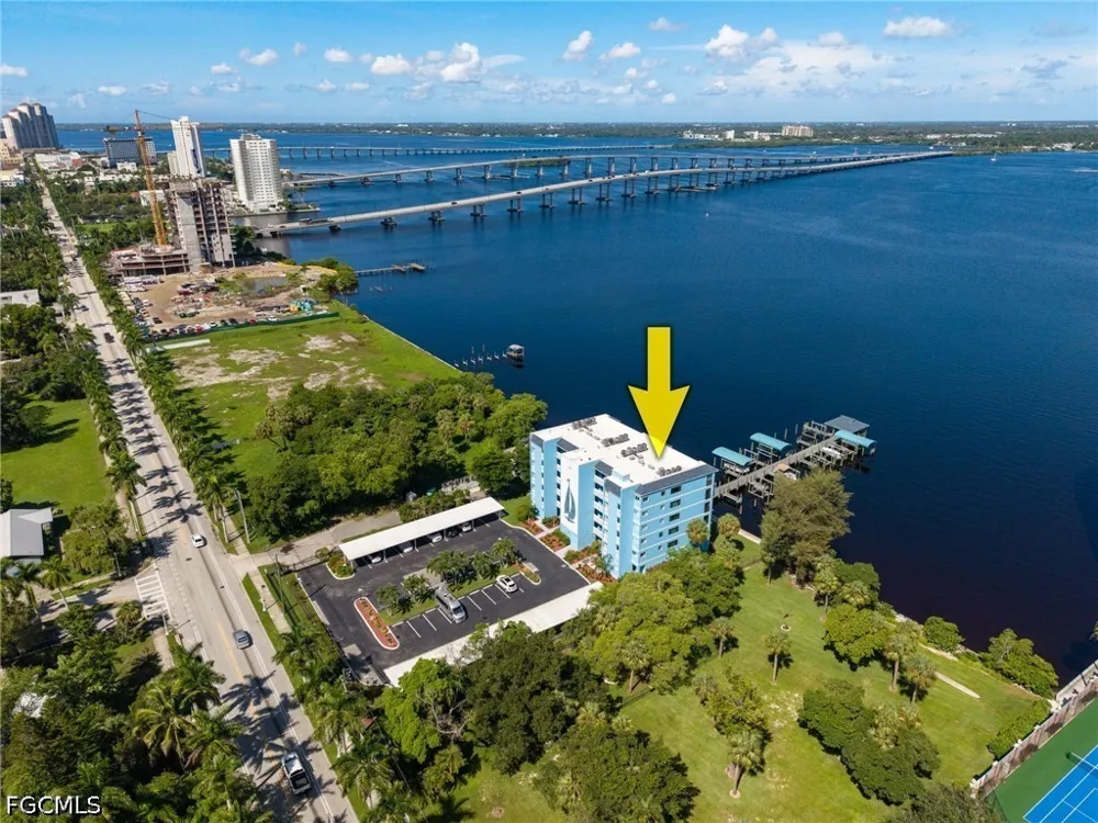 First Street #304 Fort Myers, FL 33916